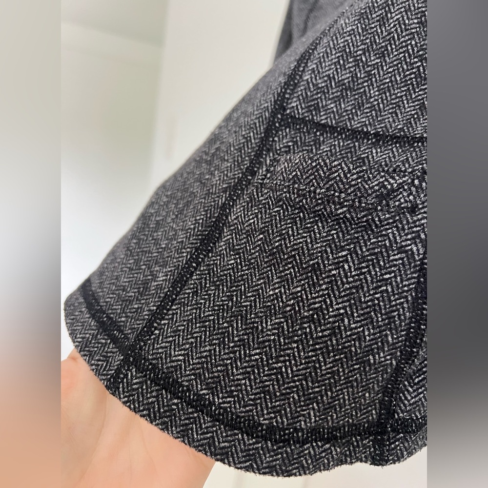 Lululemon Grey Herringbone Pullover - image 6